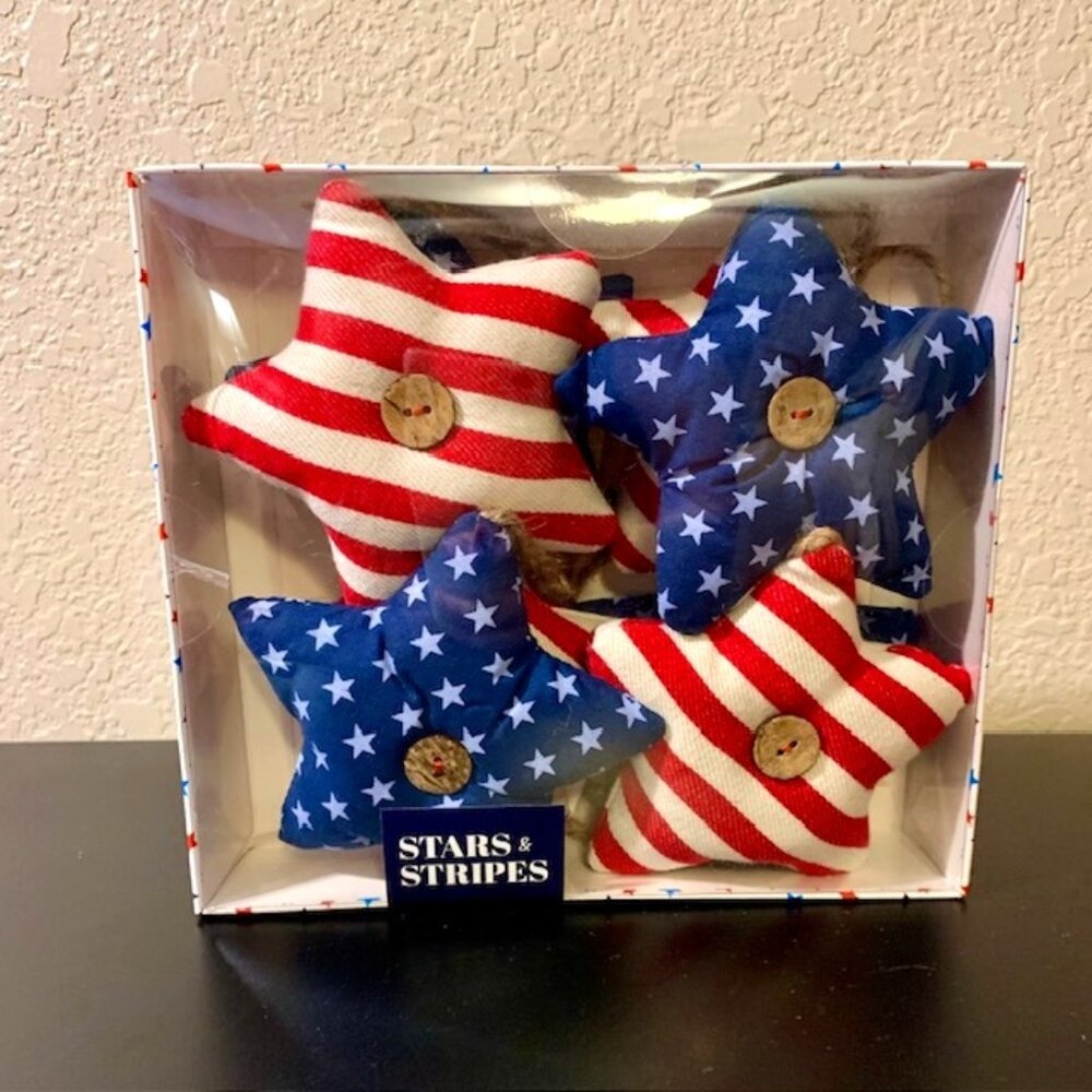 NWOB Patriotic Stars & Stripes 6 FT Decorative Plush Garland for 4th of July